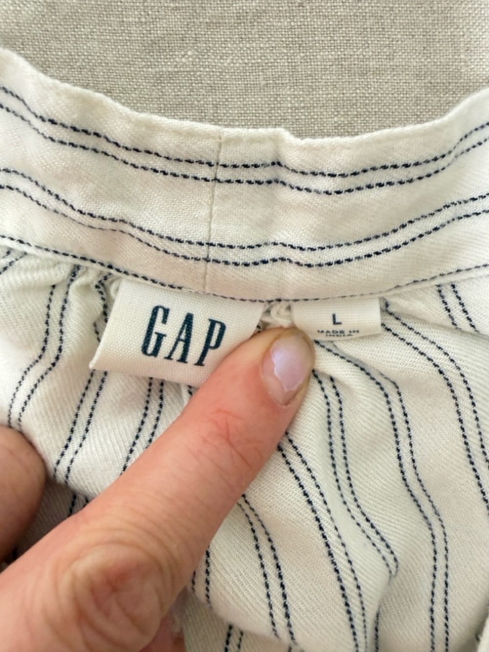 GAP Cream and Gray Striped V-Neck Short Sleeve Blouse - Picture 4 of 8